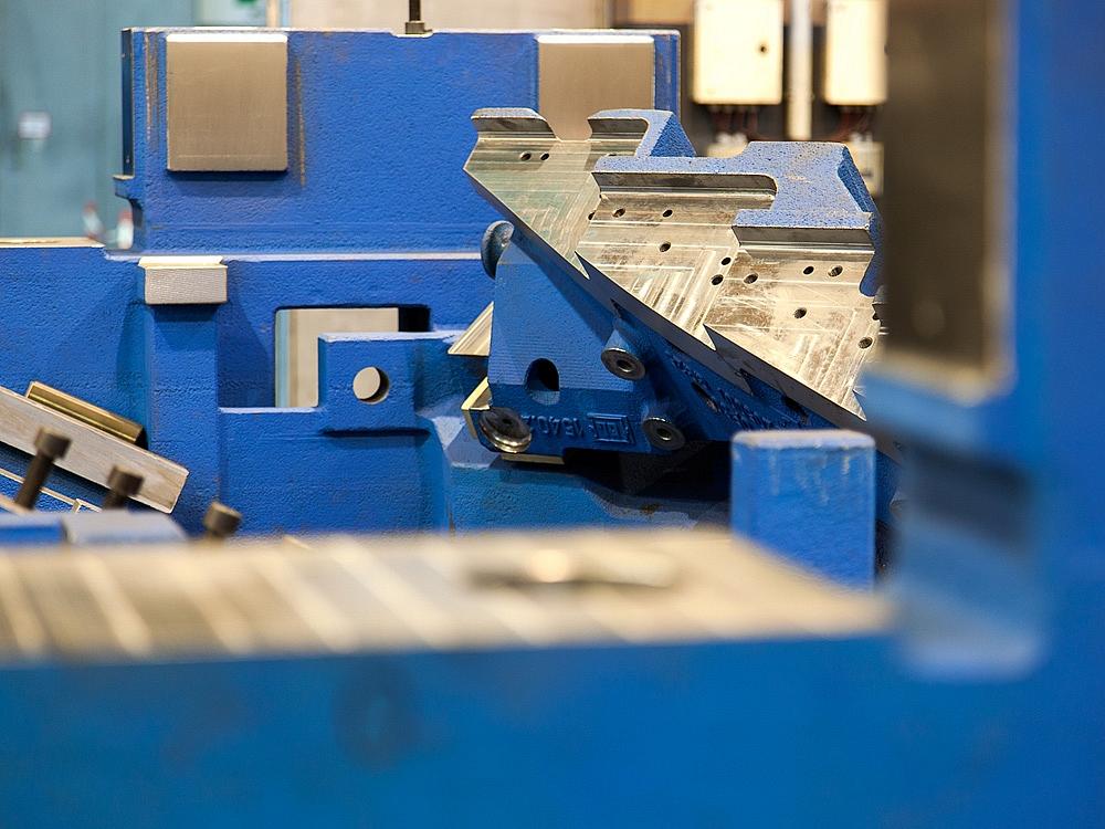 Series dies - 1 Series dies - Image 1